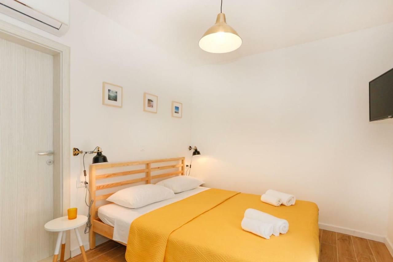 Apartments And Rooms Stone House Split Bagian luar foto