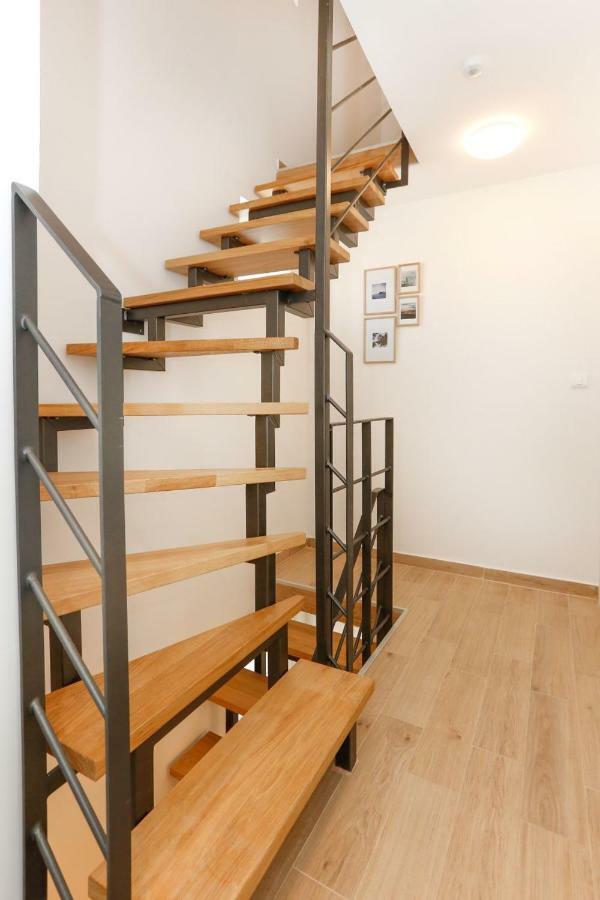 Apartments And Rooms Stone House Split Bagian luar foto