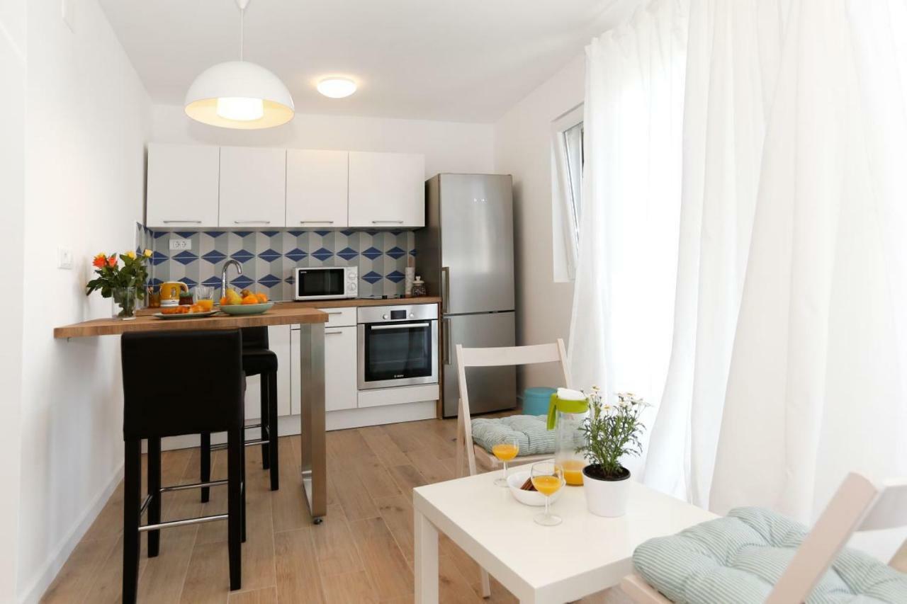 Apartments And Rooms Stone House Split Bagian luar foto