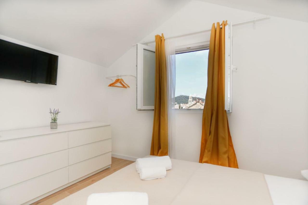 Apartments And Rooms Stone House Split Bagian luar foto