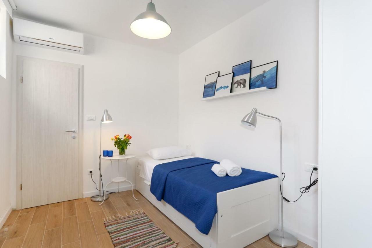 Apartments And Rooms Stone House Split Bagian luar foto