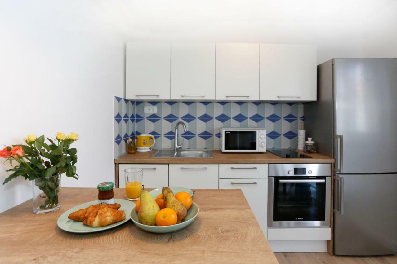 Apartments And Rooms Stone House Split Bagian luar foto