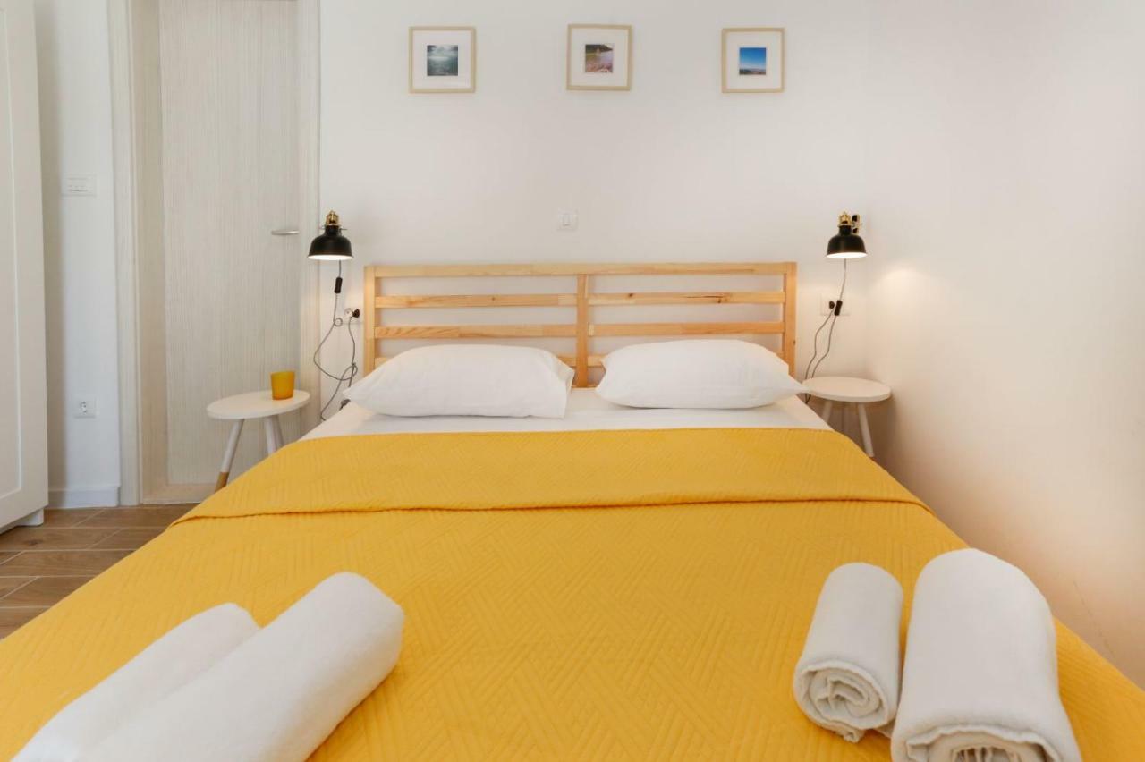 Apartments And Rooms Stone House Split Bagian luar foto