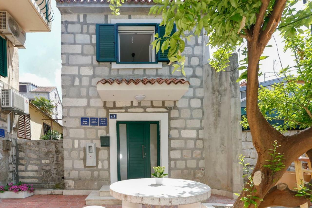 Apartments And Rooms Stone House Split Bagian luar foto